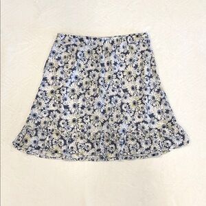 Junior’s floral mini skirt